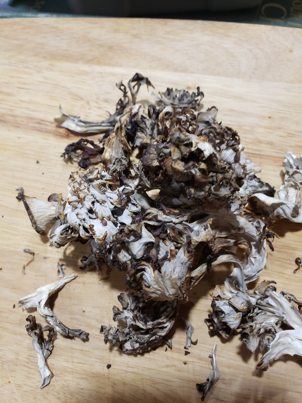 Dried Maitake Mushrooms